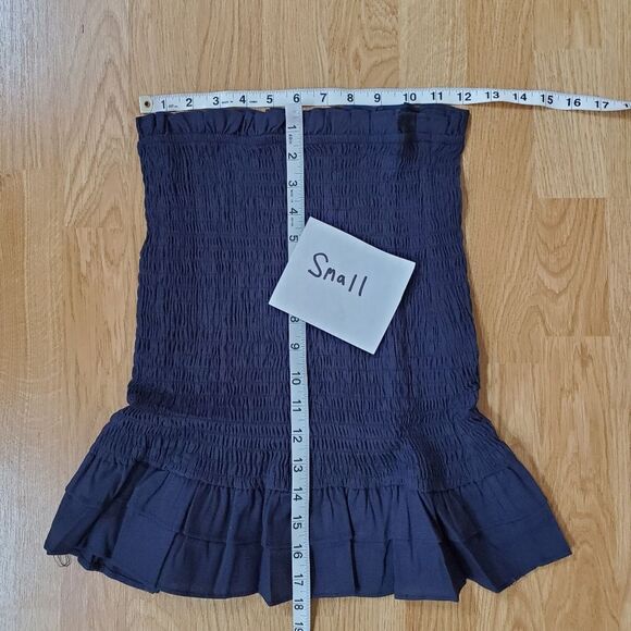 NEW! 4SI3NNA Lea Smocked Peplum Mini Skirt in Navy - Picture 14 of 16